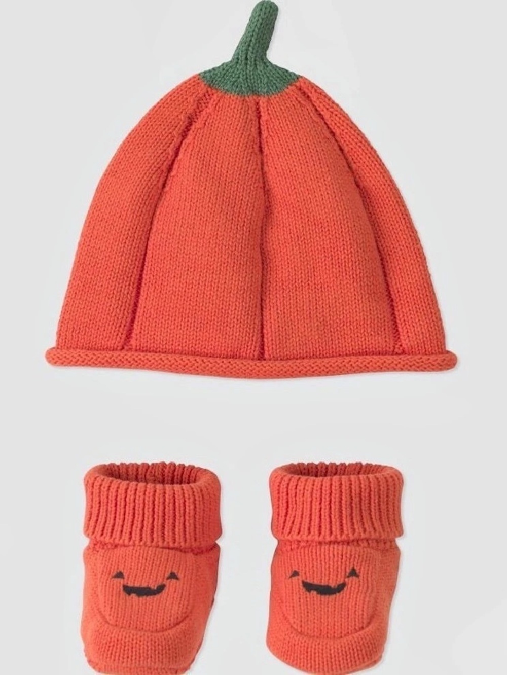 Carters 2 Piece Halloween Pumpkin Hat and bootie set NWT